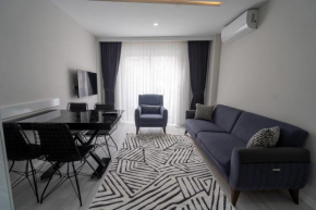 Comfortable Apartment with Central Location and Balcony Close to Beach in Muratpasa, Antalya